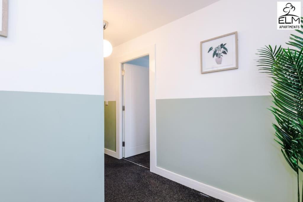 Cozy 1 Bedroom Apartment, Prime Location , Free Parking Манчестер Экстерьер фото