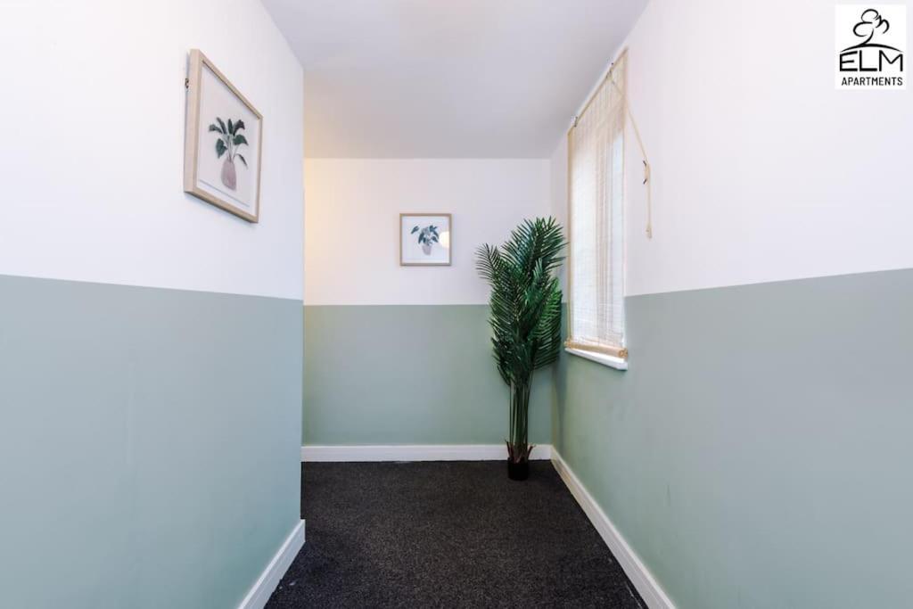 Cozy 1 Bedroom Apartment, Prime Location , Free Parking Манчестер Экстерьер фото
