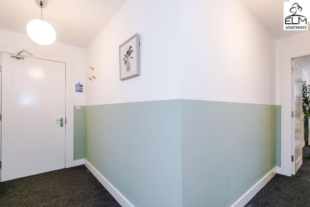 Cozy 1 Bedroom Apartment, Prime Location , Free Parking Манчестер Экстерьер фото